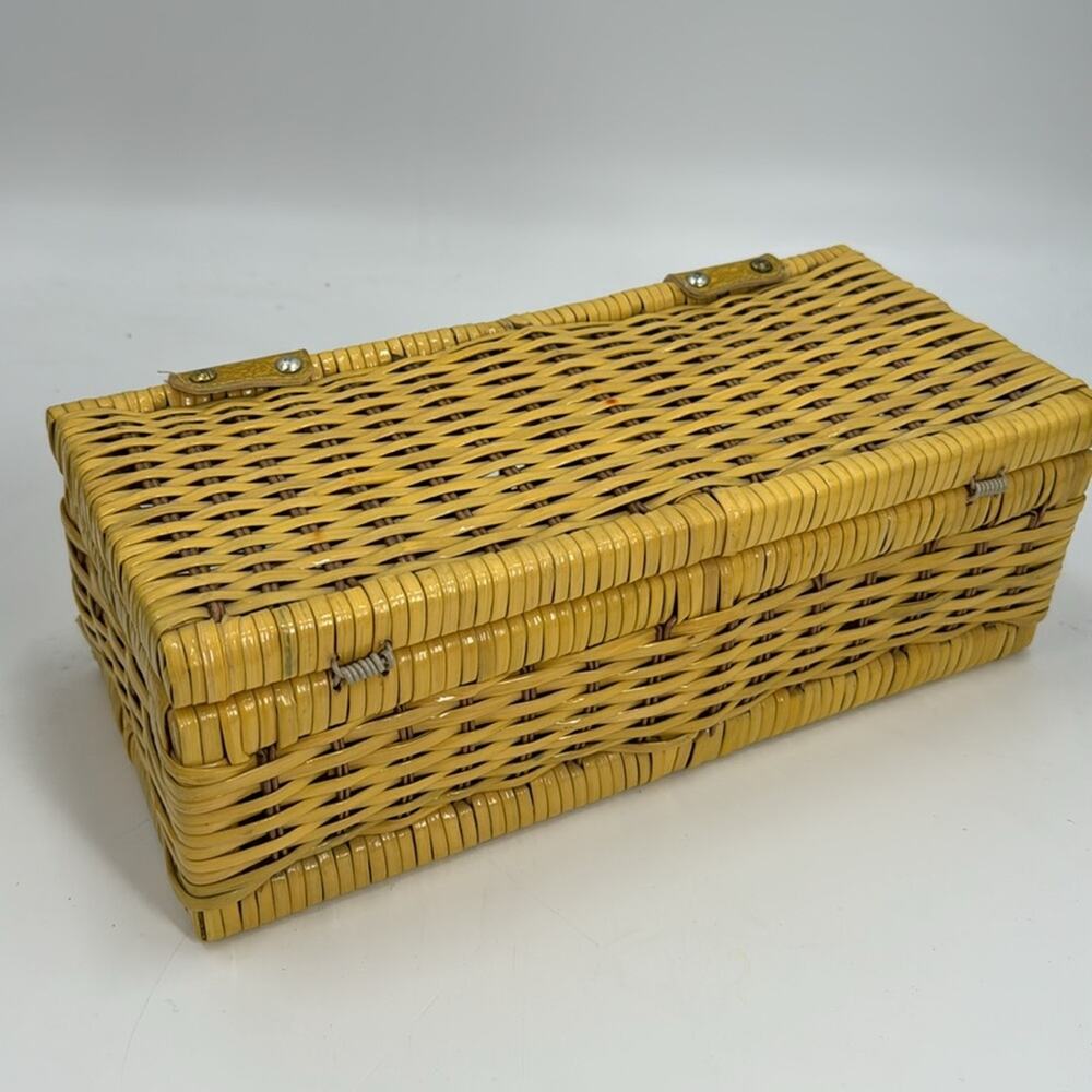 Vintage Yellow Wicker picnic basket handbag - Picture 6 of 12